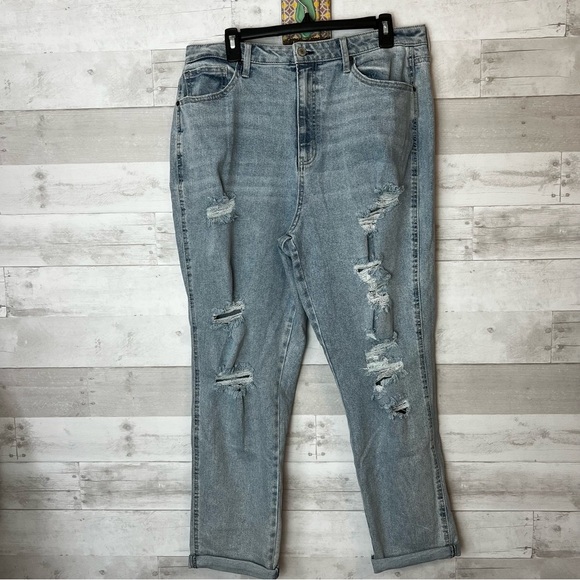 NWOT Arizone Highwaisted Distressed Jeans - Picture 1 of 5